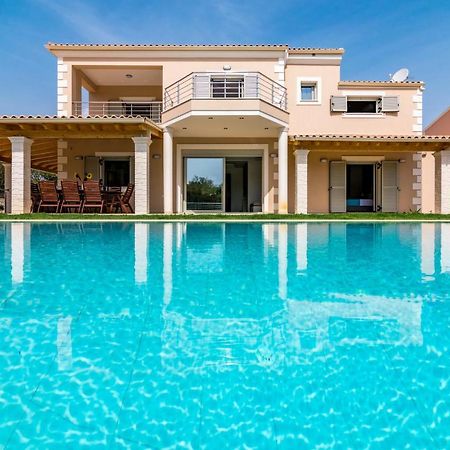 Villa Johnnie Pouládes Exteriér fotografie