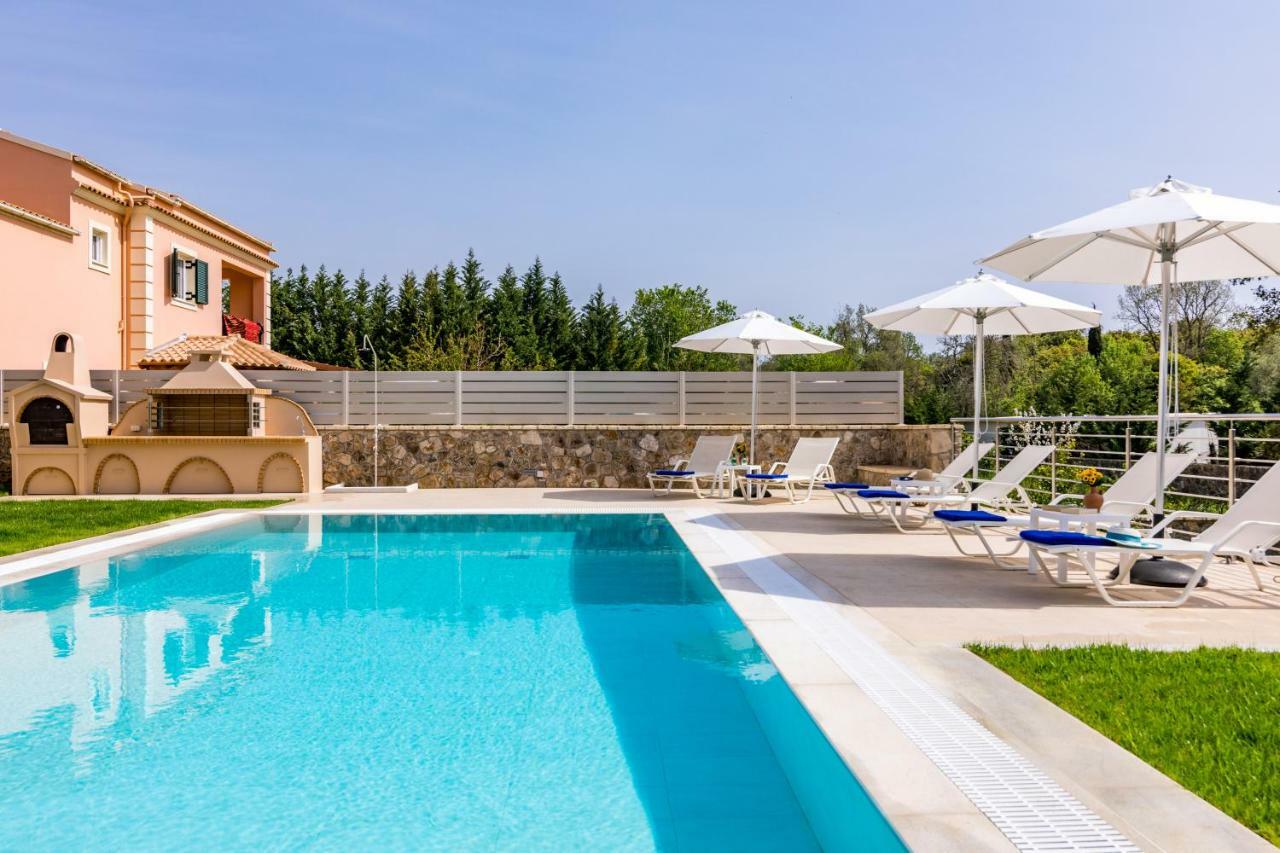 Villa Johnnie Pouládes Exteriér fotografie