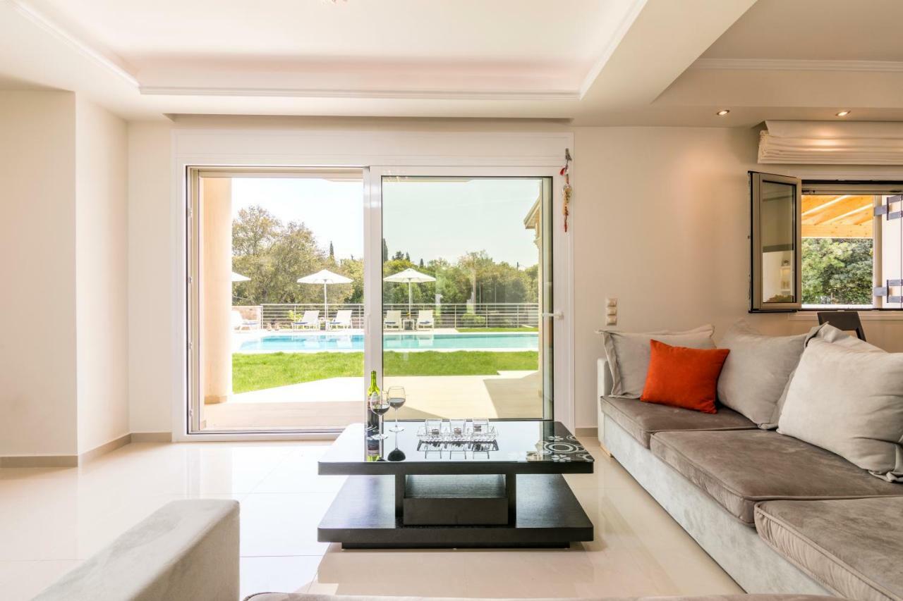 Villa Johnnie Pouládes Exteriér fotografie