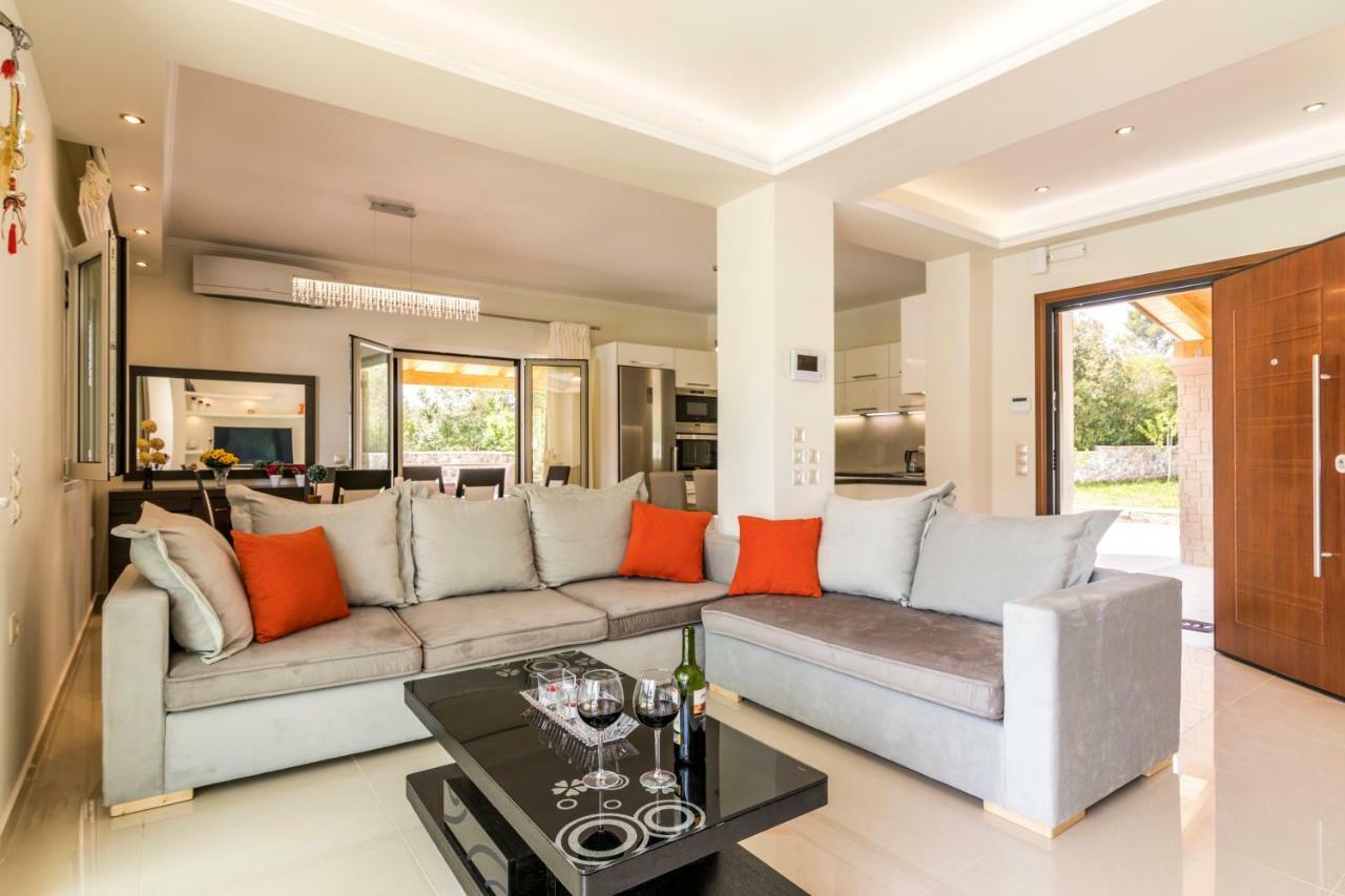 Villa Johnnie Pouládes Exteriér fotografie