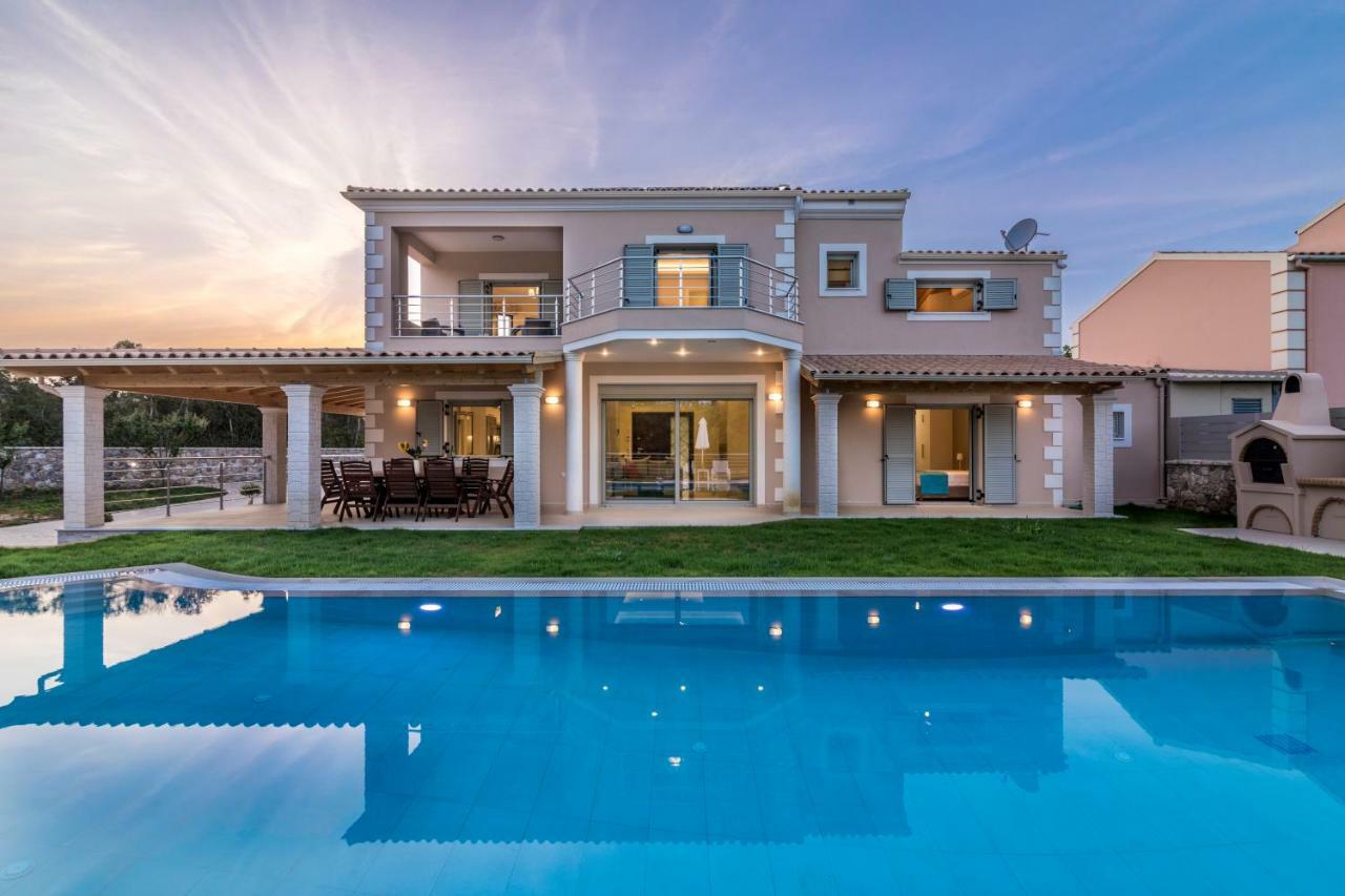 Villa Johnnie Pouládes Exteriér fotografie