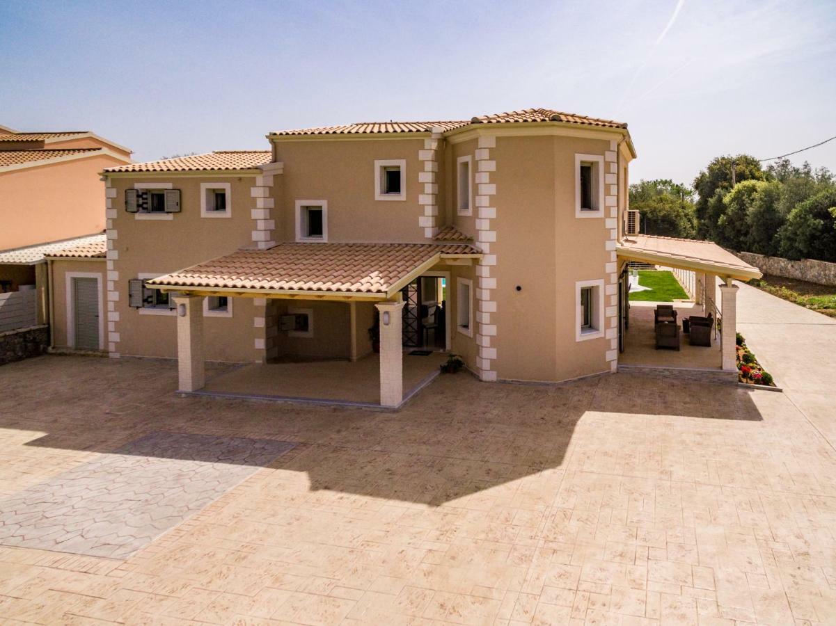 Villa Johnnie Pouládes Exteriér fotografie